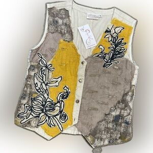 Vest with patches on front